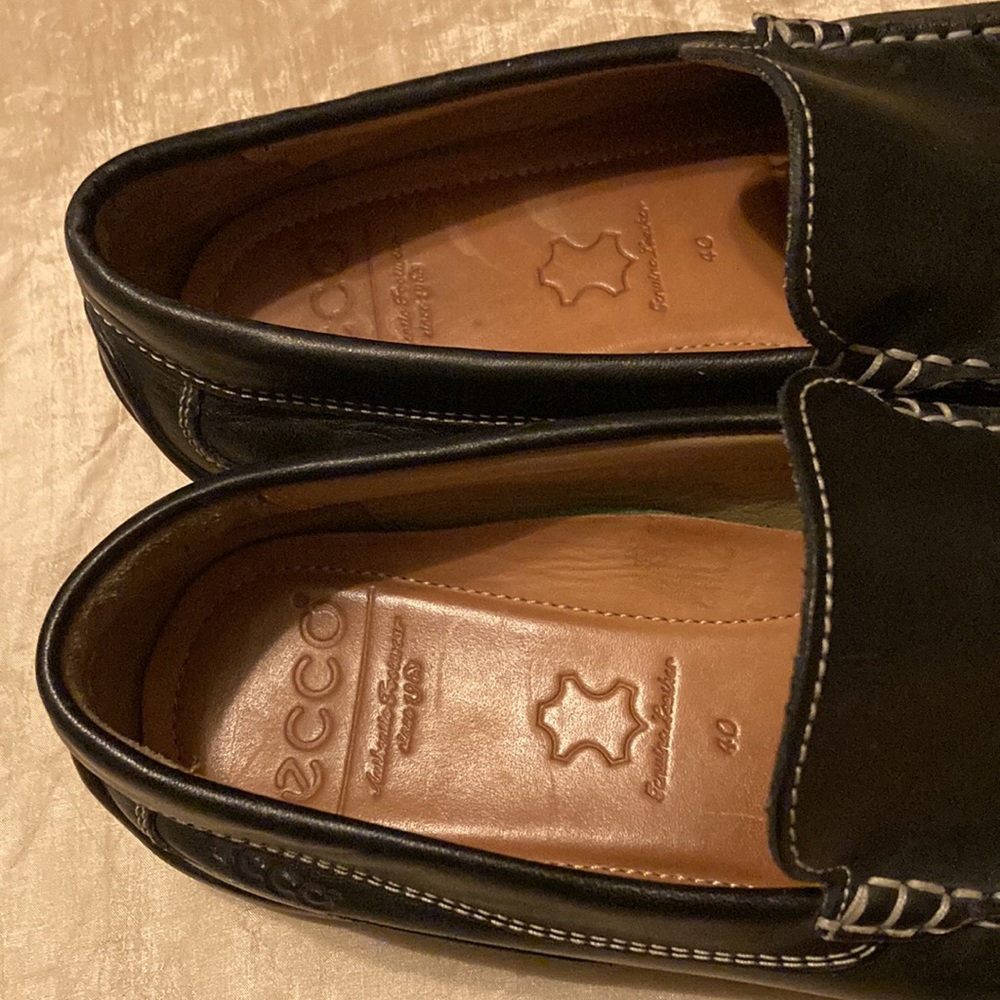 Ecco Black Leather Loafers - Picture 6 of 7